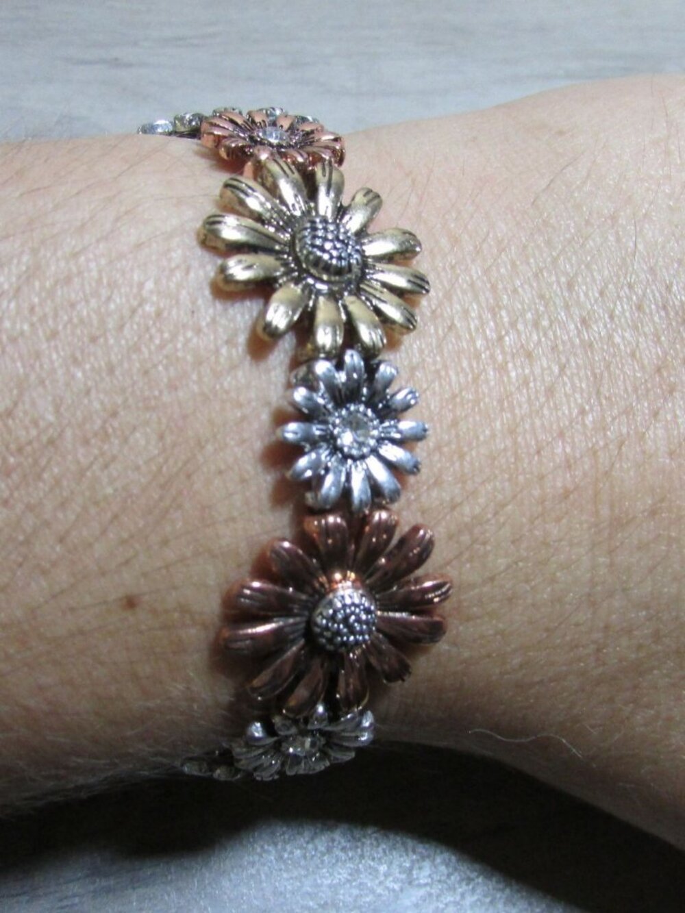 Western Flower Stretch Bracelet - QB7680MTB